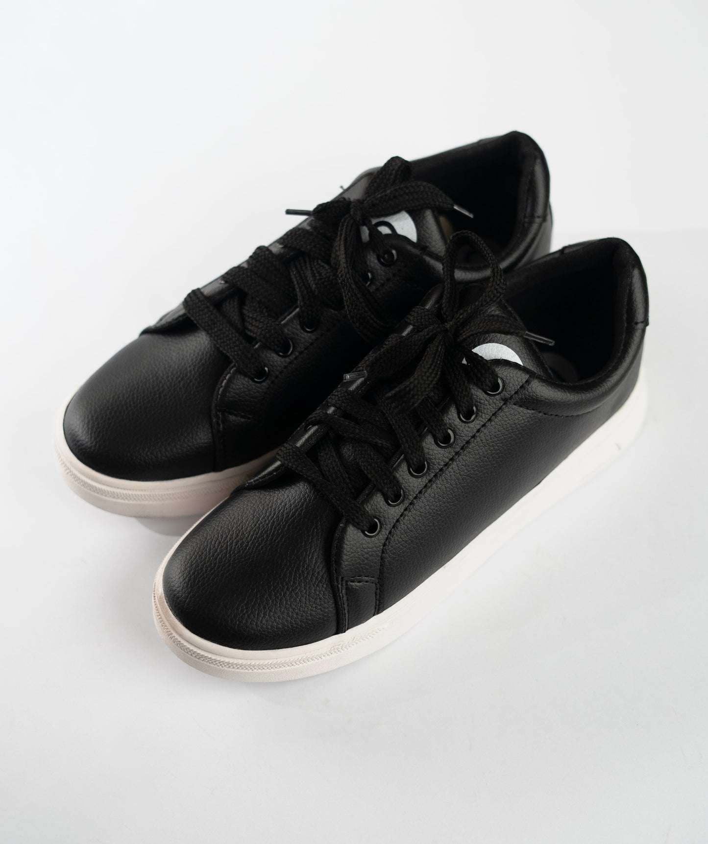 Basic Black Sneaker BC1