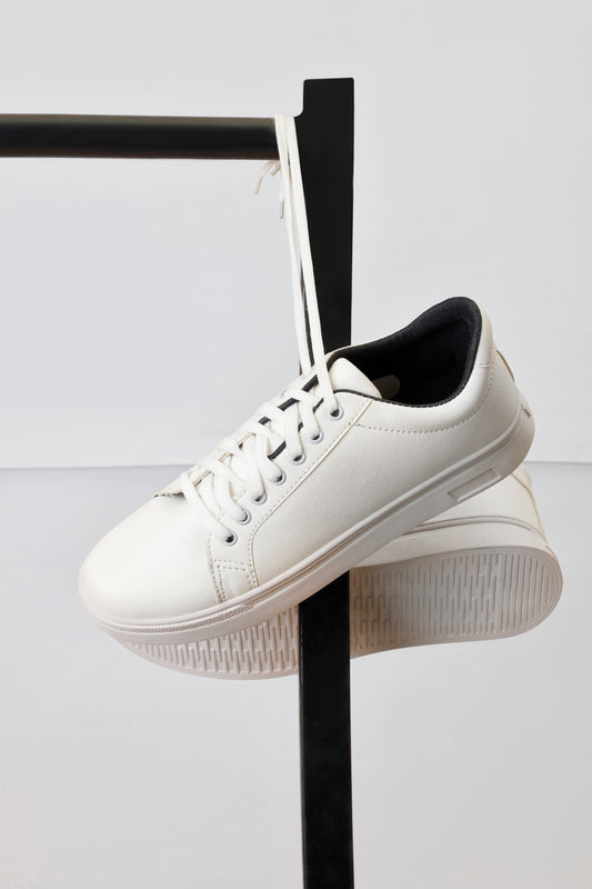 Basic White Sneaker BC2