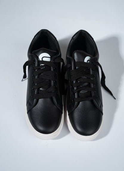 Basic Black Sneaker BC1